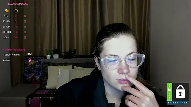 Snapshot of Alicia_redfollow chatting on October 2025 11:27:02 AM Alicia redfollow online show from October 2025 11:27:02 AM