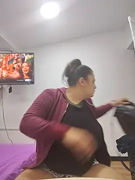 Snapshot of Miss_balloonsmila chatting on October 2025 02:22:02 AM Miss balloonsmila online show from October 2025 02:22:02 AM