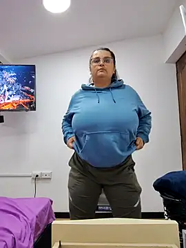 Snapshot of Miss_balloonsmila chatting on October 2025 03:06:02 AM Miss balloonsmila online show from October 2025 03:06:02 AM