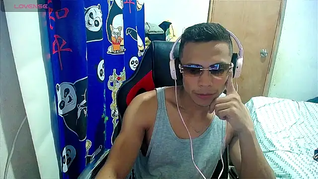 Snapshot of Willy_Mate chatting on December 2024 09:13:01 AM Willy Mate online show from December 2024 09:13:01 AM