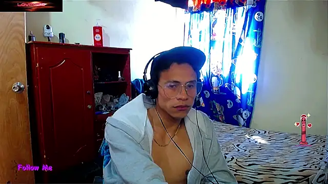 Snapshot of Willy_Mate chatting on October 2025 06:53:01 PM Willy Mate online show from October 2025 06:53:01 PM