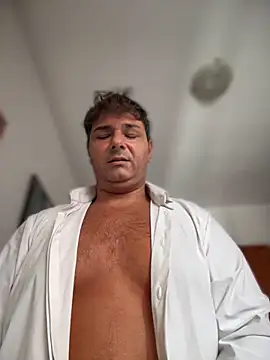 Snapshot of SecretlyDD chatting on October 2025 08:10:01 AM SecretlyDD online show from October 2025 08:10:01 AM