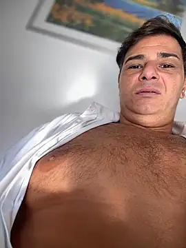 Snapshot of SecretlyDD chatting on October 2025 08:33:02 AM SecretlyDD online show from October 2025 08:33:02 AM