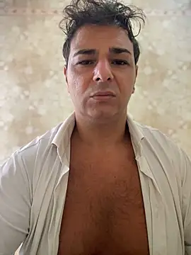 Snapshot of SecretlyDD chatting on October 2025 07:20:02 AM SecretlyDD online show from October 2025 07:20:02 AM