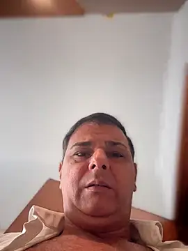 Snapshot of SecretlyDD chatting on November 2025 08:48:01 AM SecretlyDD online show from November 2025 08:48:01 AM