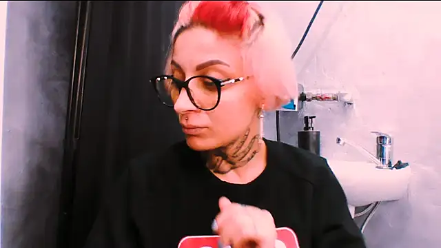 Snapshot of Lucky_Deniz chatting on November 2025 10:26:02 AM Lucky Deniz online show from November 2025 10:26:02 AM