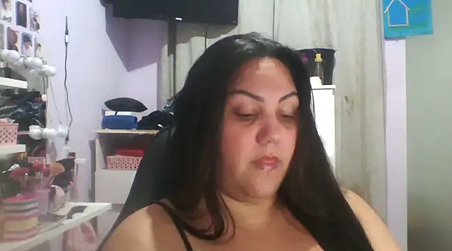 Paolaa hoot online show from February 2025 05:23:02 AM