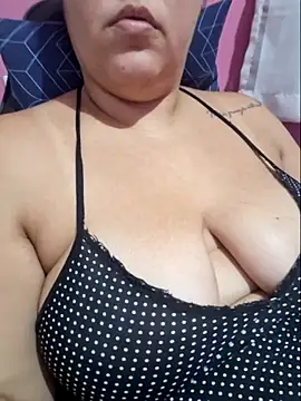 Paolaa hoot online show from March 2025 09:53:02 PM