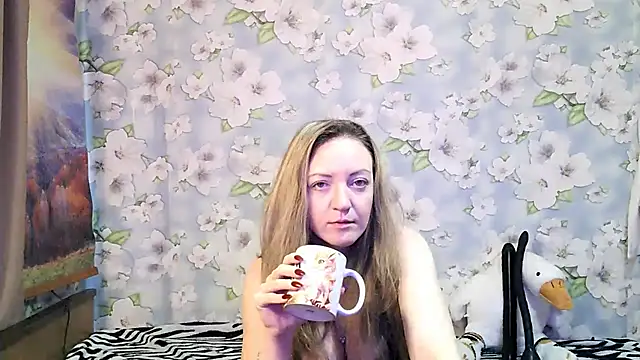 Snapshot of KattyLuuu chatting on October 2025 09:40:01 AM KattyLuuu online show from October 2025 09:40:01 AM