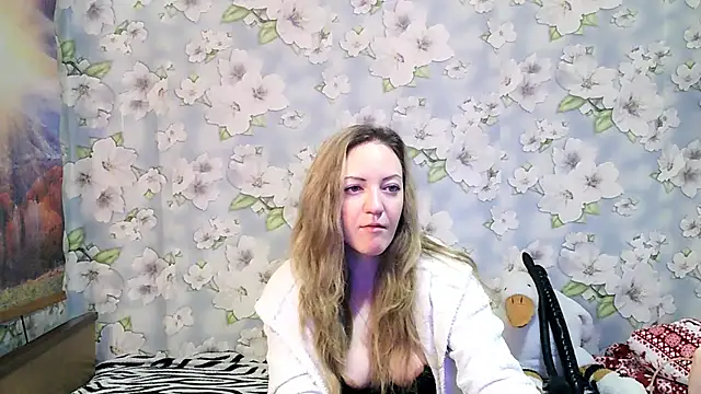 Snapshot of KattyLuuu chatting on October 2025 08:59:01 AM KattyLuuu online show from October 2025 08:59:01 AM