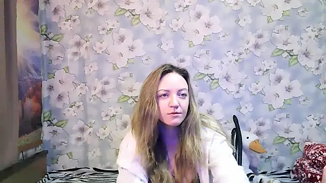 Snapshot of KattyLuuu chatting on November 2025 06:10:01 PM KattyLuuu online show from November 2025 06:10:01 PM