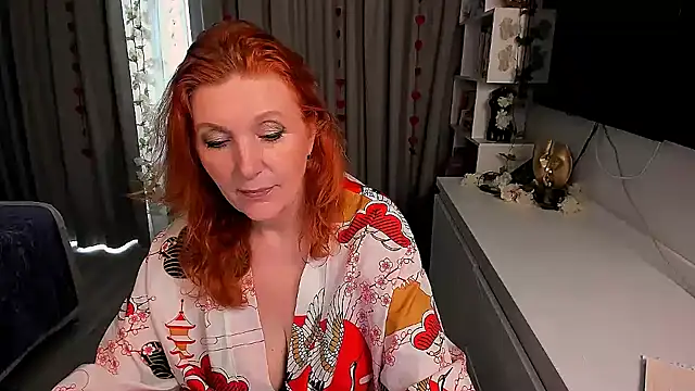 Snapshot of Fire-Fox-One chatting on October 2025 08:33:02 AM Fire-Fox-One online show from October 2025 08:33:02 AM