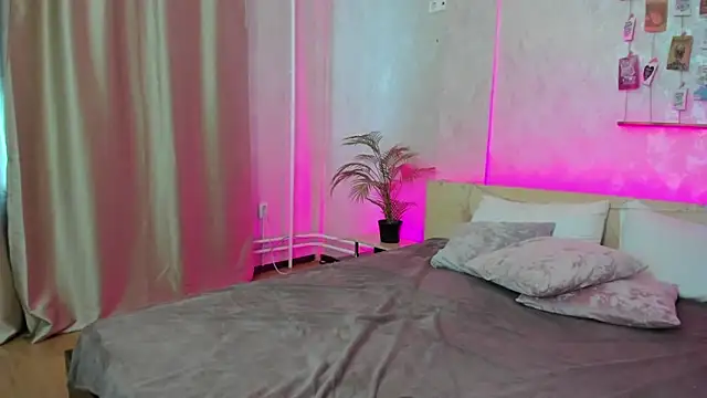 Snapshot of Cheryl__Brown chatting on February 2025 04:14:02 AM Cheryl Brown online show from February 2025 04:14:02 AM