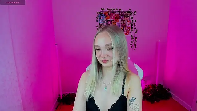 Snapshot of Cheryl__Brown chatting on March 2025 01:17:02 AM Cheryl Brown online show from March 2025 01:17:02 AM