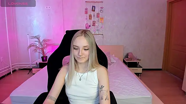 Snapshot of Cheryl__Brown chatting on March 2025 07:59:01 AM Cheryl Brown online show from March 2025 07:59:01 AM