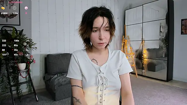 lilithlunna online show from December 2024 05:31:01 AM