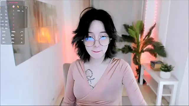 lilithlunna online show from January 2025 10:10:01 PM