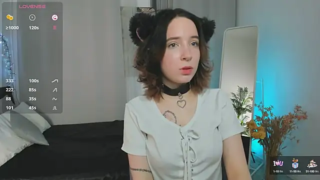 lilithlunna online show from March 2025 04:09:02 PM