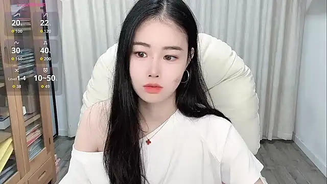 LILI-Baobei online show from September 2025 02:14:01 AM