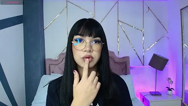 RoseCassie online show from January 2025 01:24:01 PM