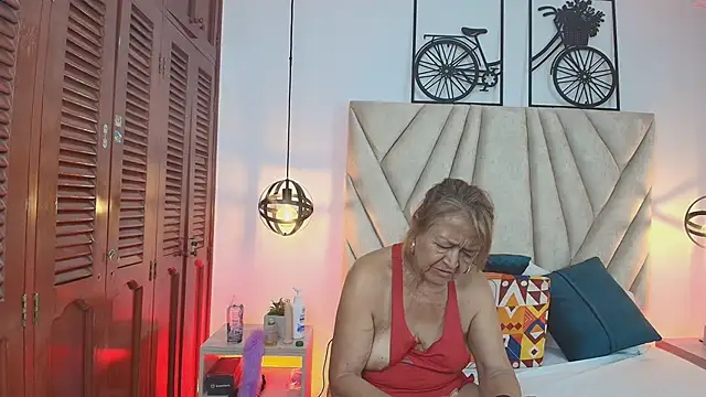 Valentinadiazz1 online show from March 2025 10:32:02 PM
