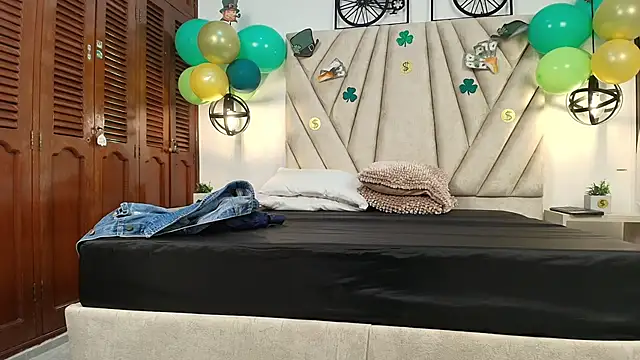 Valentinadiazz1 online show from March 2025 07:10:01 PM