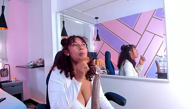 lauraltt online show from January 2025 04:02:02 PM