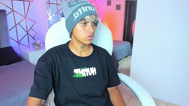 Dominick jones online show from January 2025 08:31:02 PM