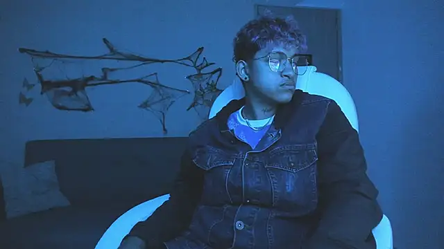 Dominick jones online show from October 2025 05:27:02 AM