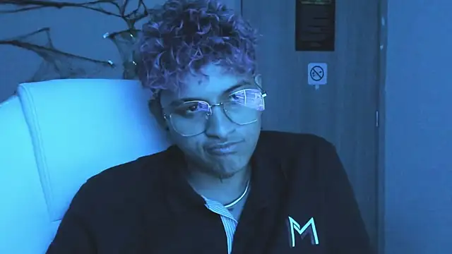 Dominick jones online show from October 2025 05:39:02 AM