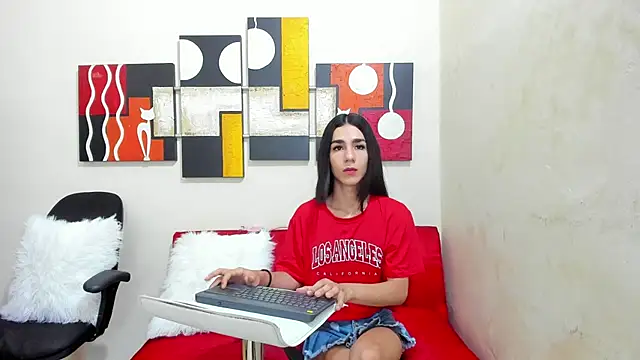 Mariana 16  online show from February 2025 08:13:02 PM