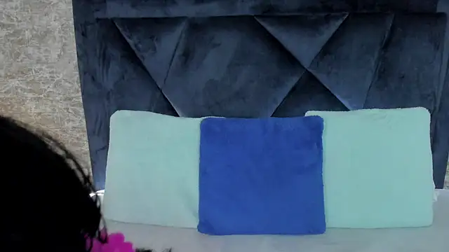 Snapshot of Lily_Woodz chatting on September 2025 08:25:01 PM Lily Woodz online show from September 2025 08:25:01 PM