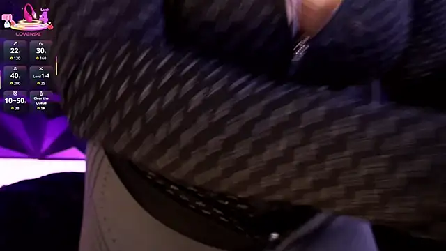 AnikaRomanoff online show from October 2025 04:09:01 AM