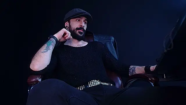 Snapshot of AxelColton chatting on November 2025 07:56:01 AM AxelColton online show from November 2025 07:56:01 AM