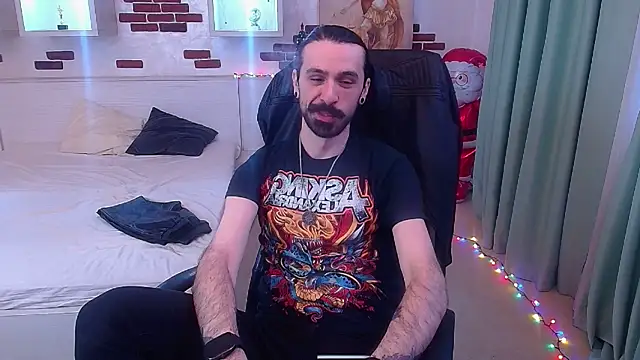 Snapshot of AxelColton chatting on December 2025 08:30:02 AM AxelColton online show from December 2025 08:30:02 AM