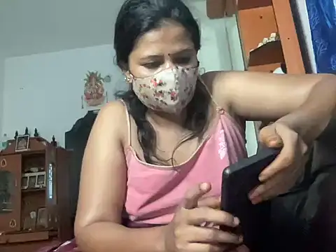 Tamil Sanjana  online show from October 2025 01:03:02 AM