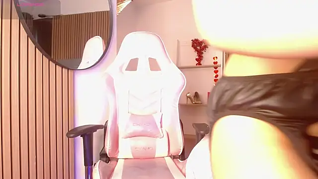 Snapshot of Sienna_Blake_ chatting on October 2025 07:20:02 PM Sienna Blake online show from October 2025 07:20:02 PM