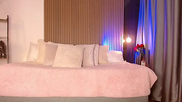 Snapshot of Sienna_Blake_ chatting on October 2025 08:08:02 PM Sienna Blake online show from October 2025 08:08:02 PM