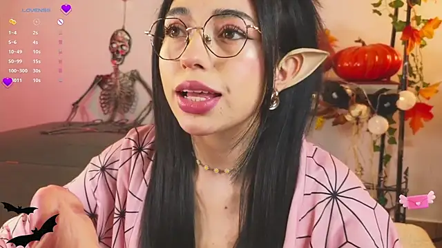 Snapshot of Sweet_Nyx chatting on October 2025 11:06:02 PM Sweet Nyx online show from October 2025 11:06:02 PM