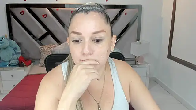 Snapshot of natalia5560 chatting on October 2025 01:42:01 PM natalia5560 online show from October 2025 01:42:01 PM