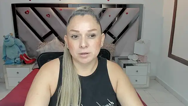 Snapshot of natalia5560 chatting on October 2025 02:07:01 PM natalia5560 online show from October 2025 02:07:01 PM