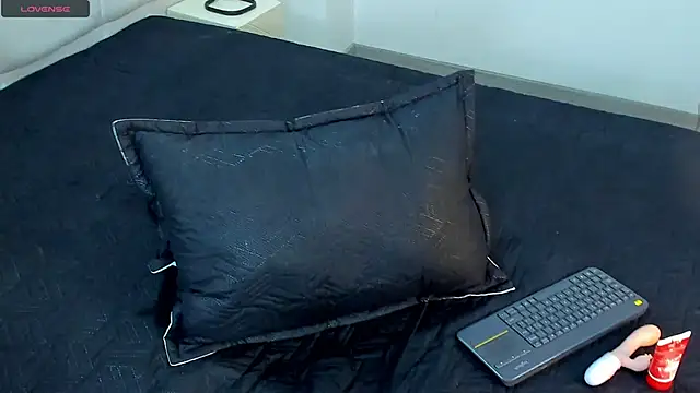 Snapshot of AbrilSonne chatting on January 2025 10:58:02 PM AbrilSonne online show from January 2025 10:58:02 PM