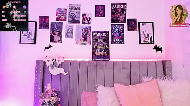 vanesa moon   online show from October 2025 11:50:01 PM