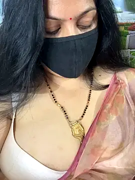 FlatVincy4 online show from October 2025 03:45:01 PM