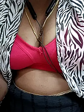 Snapshot of Tamilbigboobie chatting on December 2024 09:54:02 AM Tamilbigboobie online show from December 2024 09:54:02 AM