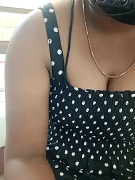 Snapshot of Tamilbigboobie chatting on February 2025 02:10:01 PM Tamilbigboobie online show from February 2025 02:10:01 PM