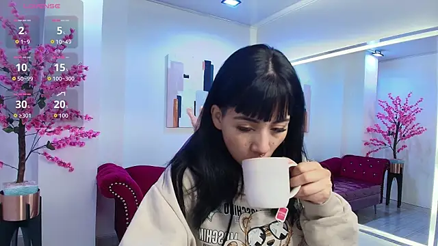 Leia queens online show from September 2025 11:14:01 AM