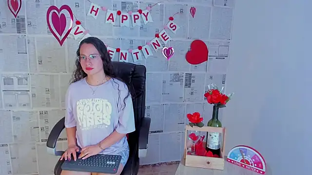 emmaTorres1 online show from February 2025 08:07:02 PM