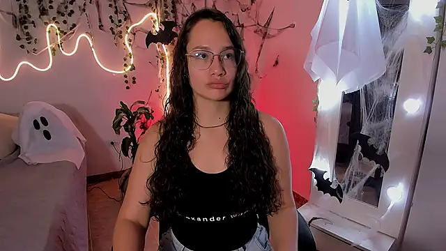 emmaTorres1 online show from October 2025 02:46:01 PM