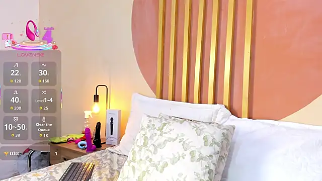 Snapshot of Nicole_Angels_ chatting on November 2025 07:47:01 PM Nicole Angels online show from November 2025 07:47:01 PM